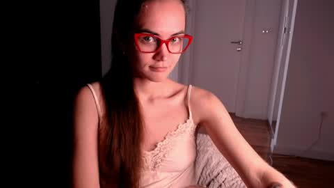 Snapshot of evelyn_gg chatting on 04/23/26, 09:41 Evelyn online show from 04/23/26, 09:41