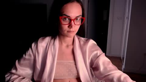 Snapshot of evelyn_gg chatting on 04/23/26, 12:40 Evelyn online show from 04/23/26, 12:40