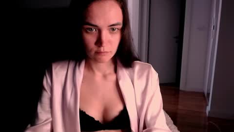 Snapshot of evelyn_gg chatting on 04/28/26, 09:25 Evelyn online show from 04/28/26, 09:25