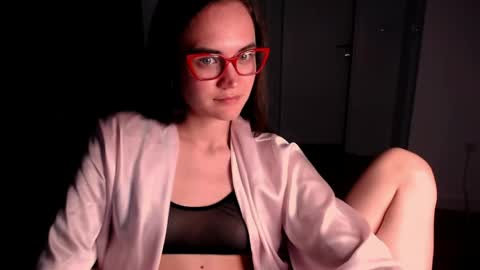 Snapshot of evelyn_gg chatting on 05/11/26, 03:29 Evelyn online show from 05/11/26, 03:29