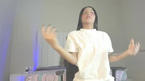 evelyn_jones__ online show from 09/12/25, 04:01
