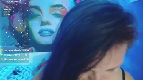 Juliana online show from 01/13/25, 01:13