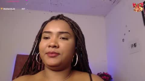 Evelyn Sandoval online show from 12/26/24, 05:37