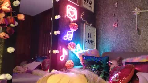 EvelynaGrey online show from 12/15/24, 08:30