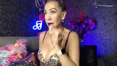 EvelynaGrey online show from 01/22/25, 05:16
