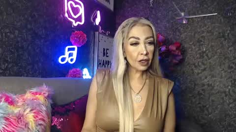 EvelynaGrey online show from 01/25/25, 04:23