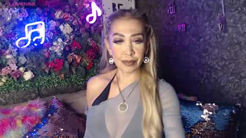 EvelynaGrey online show from 02/01/25, 03:30
