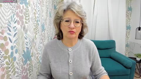Evelyn online show from 12/02/24, 05:04