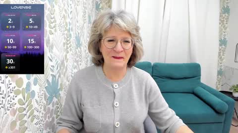 Evelyn online show from 12/10/24, 05:07
