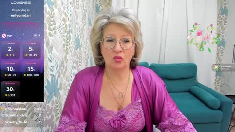 Evelyn online show from 12/18/24, 08:20