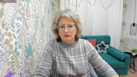 Evelyn online show from 01/05/25, 04:58
