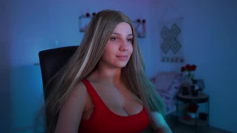 evelyncage_ online show from 03/04/25, 07:11