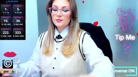 evelyne_rose online show from 04/08/26, 02:00