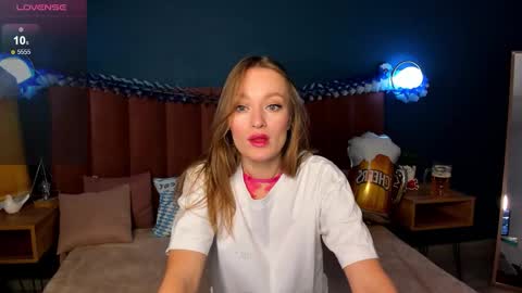 Evelyn online show from 10/05/25, 01:37