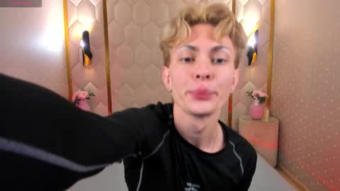 Snapshot of even_vrot chatting on 11/21/25, 07:45 Even online show from 11/21/25, 07:45