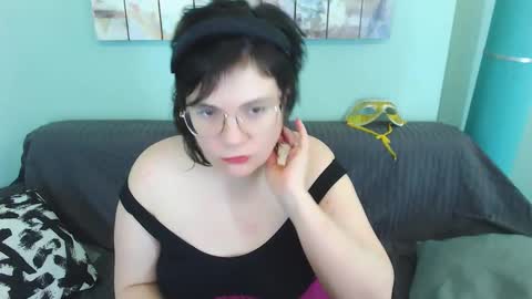 Everly online show from 02/18/25, 08:14