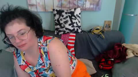 Everly online show from 09/12/25, 10:32