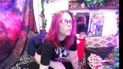 Evie online show from 12/16/24, 04:45