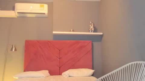 Sophia online show from 11/04/25, 07:46