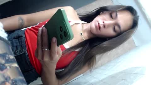 Snapshot of eves_candy chatting on 10/06/25, 02:31 Chloe mae online show from 10/06/25, 02:31