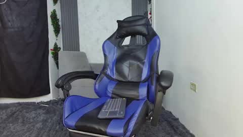 Snapshot of evessinn chatting on 09/28/25, 10:04 luis online show from 09/28/25, 10:04