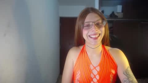 Snapshot of evi_kitty chatting on 11/15/25, 11:10 Evi online show from 11/15/25, 11:10