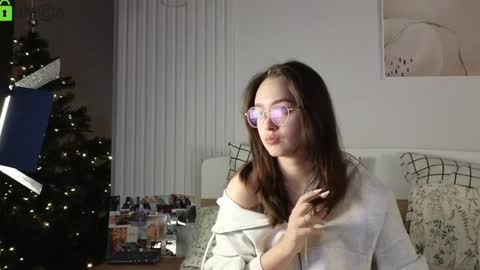 evi_woow online show from 01/14/25, 12:11