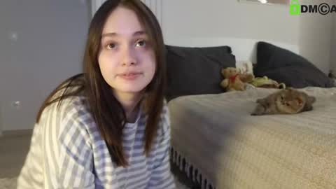 evi_woow online show from 02/27/25, 11:26