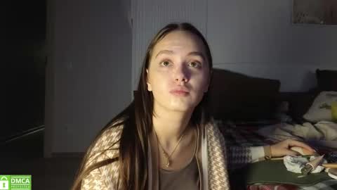 evi_woow online show from 11/17/25, 10:15