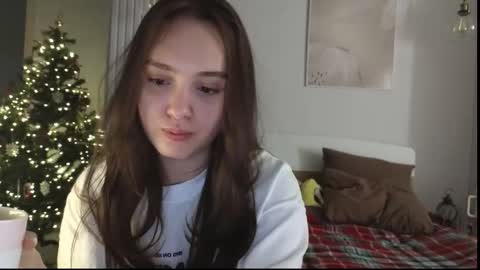 evi_woow online show from 12/21/25, 10:28