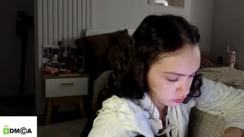 evi_woow online show from 02/26/26, 09:03