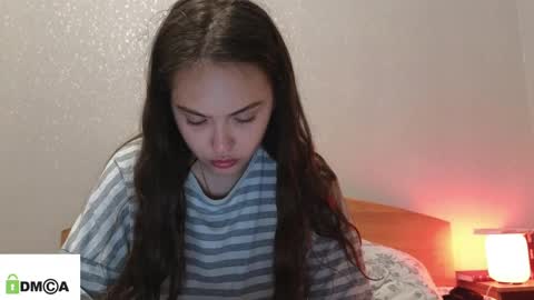 evi_woow online show from 05/20/26, 09:21