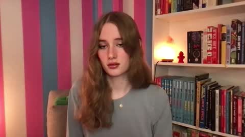 Snapshot of eviecam chatting on 10/22/25, 07:02 Evie3 online show from 10/22/25, 07:02