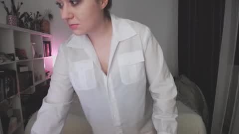 Im gonna be on in 2 hours online show from 10/23/25, 08:07