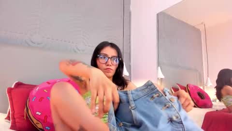 Snapshot of eviegothel_ chatting on 11/25/25, 08:20 eviegothel_ online show from 11/25/25, 08:20