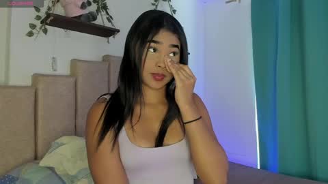 Ivi Alejandra  online show from 05/26/26, 07:10