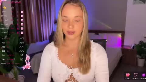 evielina online show from 06/19/26, 11:52