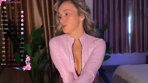 evielina online show from 06/22/26, 11:57