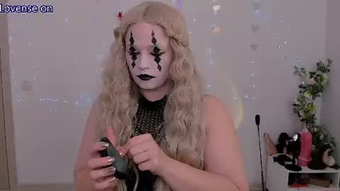 evilla_brill online show from 06/08/26, 10:26
