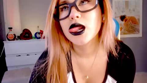 evva_foxxy online show from 09/22/25, 03:58