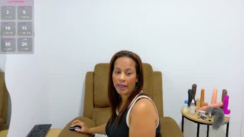 evvaa_moon online show from 06/10/26, 12:37