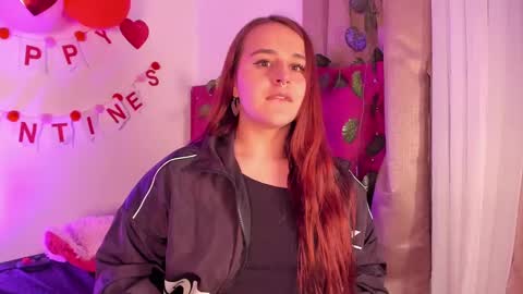 Snapshot of evy_orange1 chatting on 02/05/25, 03:45 EVY online show from 02/05/25, 03:45