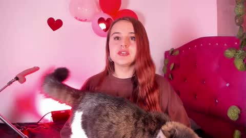 Snapshot of evy_orange1 chatting on 02/09/25, 10:31 EVY online show from 02/09/25, 10:31