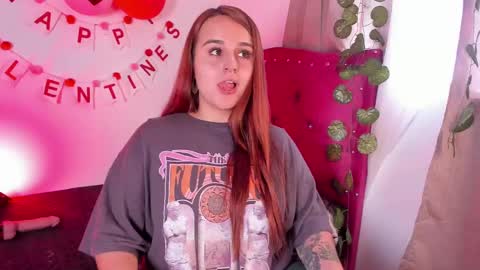 Snapshot of evy_orange1 chatting on 02/12/25, 08:07 EVY online show from 02/12/25, 08:07