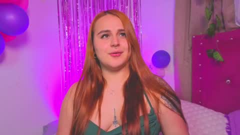 Snapshot of evy_orange1 chatting on 09/21/25, 02:02 EVY online show from 09/21/25, 02:02