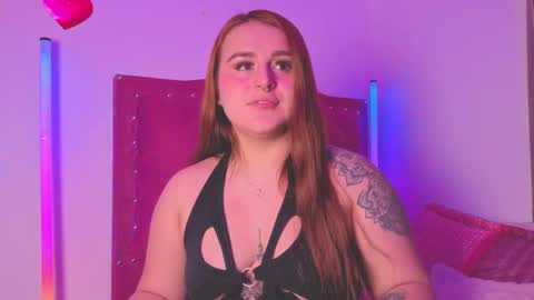 Snapshot of evy_orange1 chatting on 10/15/25, 12:22 EVY online show from 10/15/25, 12:22