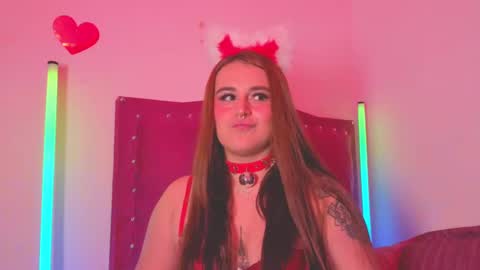 Snapshot of evy_orange1 chatting on 10/16/25, 02:12 EVY online show from 10/16/25, 02:12