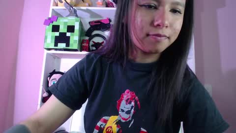 Snapshot of evybubbles_ chatting on 09/12/25, 05:02 Im Evy online show from 09/12/25, 05:02