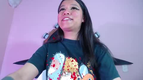 Snapshot of evybubbles_ chatting on 09/20/25, 01:28 Im Evy online show from 09/20/25, 01:28