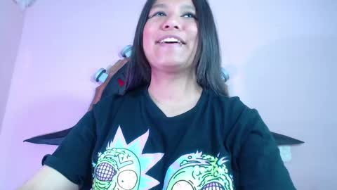 Snapshot of evybubbles_ chatting on 09/23/25, 04:54 Im Evy online show from 09/23/25, 04:54